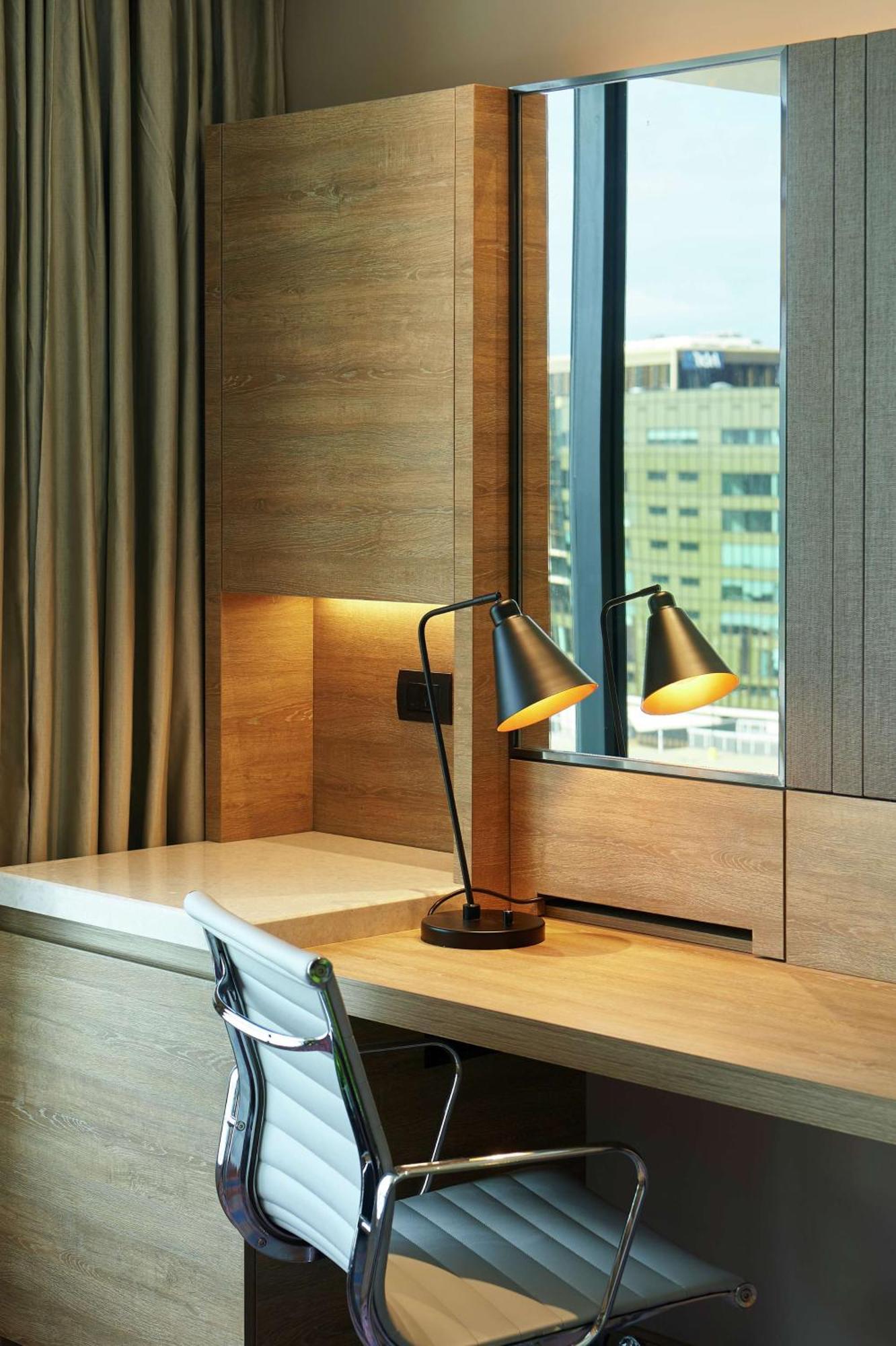 Отель Doubletree By Hilton Perth Northbridge Экстерьер фото