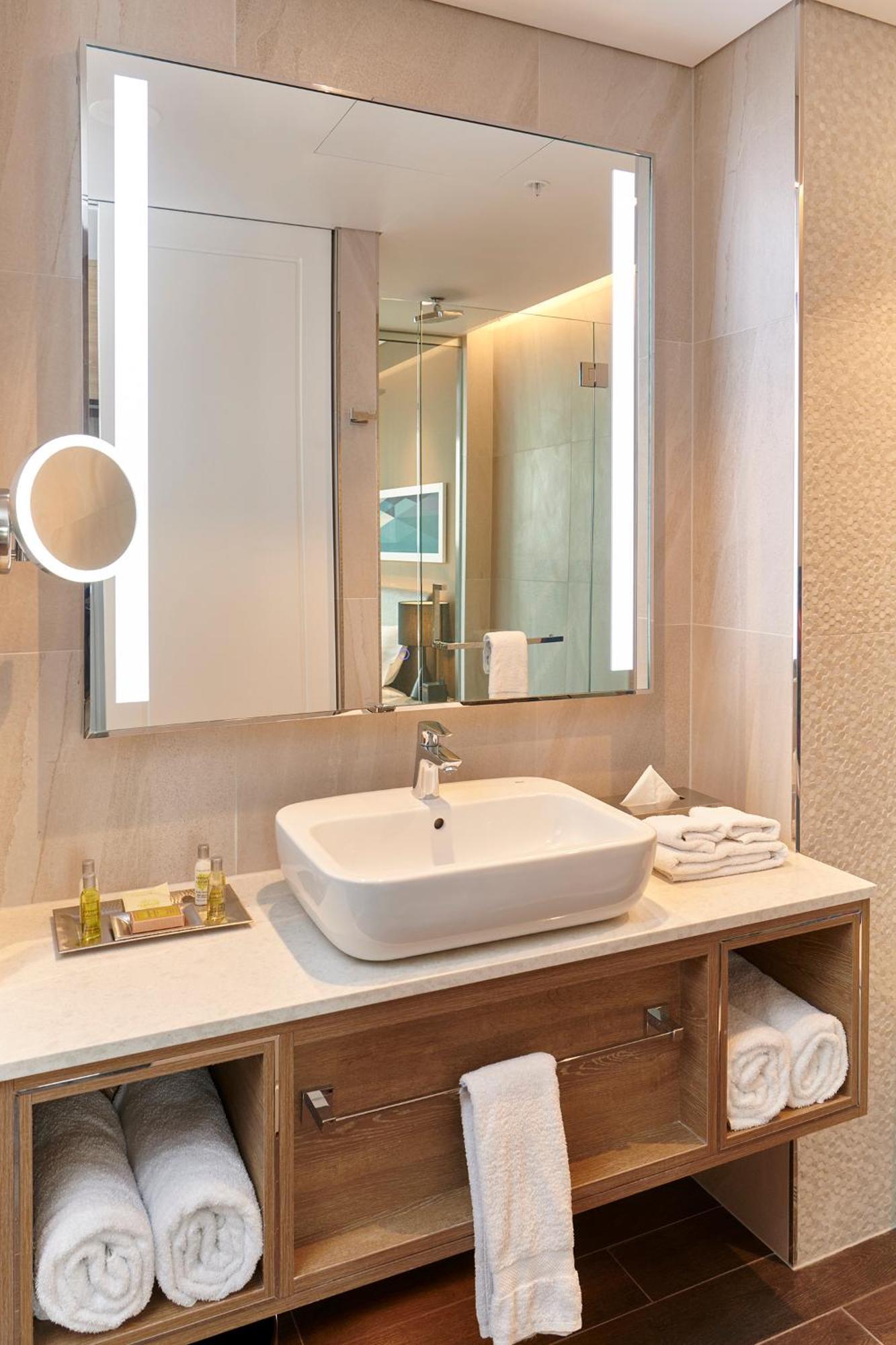 Отель Doubletree By Hilton Perth Northbridge Экстерьер фото